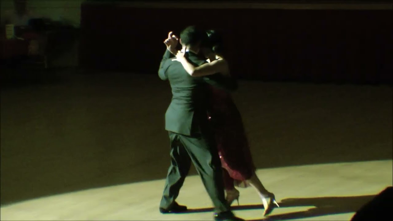 Ariel Leguizamón y Yésica Esquivel at Vecher Tango November 01 2025 Video 2
