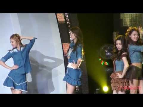 [Fancam] Yoona - Mr. Taxi  @ Music Core