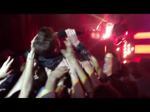 Onerepublic @Trianon Paris 20/04/2013 Marchin On with Ryan's jump