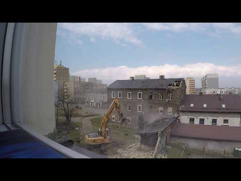 Wyburzanie kamienicy. Dzień 1.
