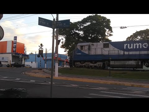 Trens Vaca-Verde (VCP) da Rumo Logística em Cerquilho/SP nos anos de 2017-2023.