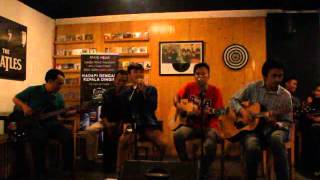 myck performing acoustic Tainted Song at Blackbird Cafe Surabaya