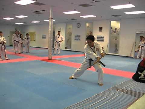 Master Shim's Black Belt Academy - Jang Gum Hyung Il (fast)