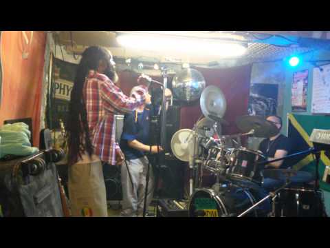 Free-Style de ROYAL KEEP and Forest Riddim BAND