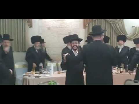 Pittsburgh Rebbe Dances At A Sheva Brochos - Elul 5782