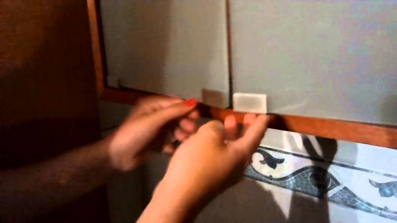 Watch Herrajes - Tirador para montaje en puerta de vidrio con imán Now Herrajes - Tirador para montaje en puerta de vidrio con imán