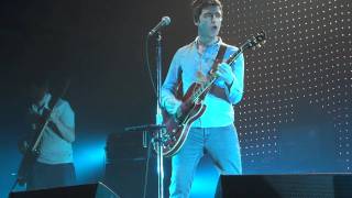 Noel Gallagher - Soldier boys and Jesus freaks (live)