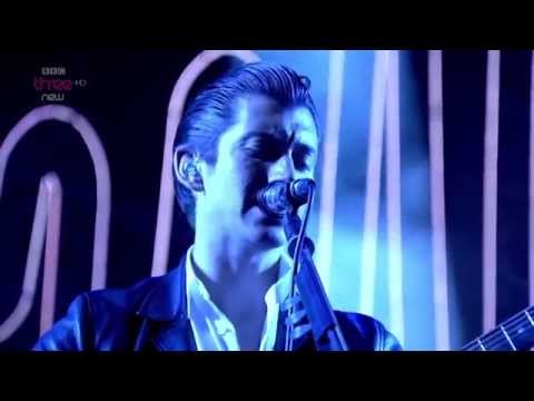 Arctic Monkeys - N°1 Party Anthem Live Reading & Leeds Festival 2014 Hd