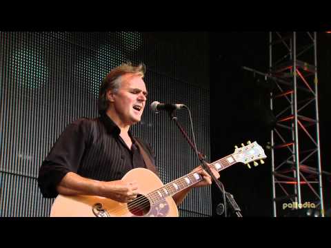 10cc - I'm Not In Love HD (Live - 2010)