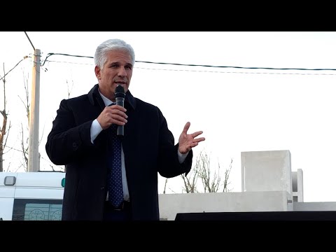 Poggi firmó el decreto para iniciar la construcción de 12 viviendas más en Tilisarao