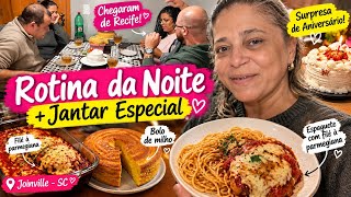 ROTINA DA NOITE AQUI EM JOINVILLE: fiz jantar, bolo de milho e recebi uma surpresa de aniversário! 🥹