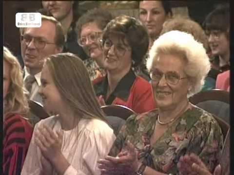 Bára Basiková - Tam za vodou v rákosí