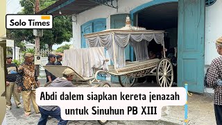 Download lagu The Keraton Heritage Hearse was brought out to carry the body of Sinuhun PB XIII. mp3