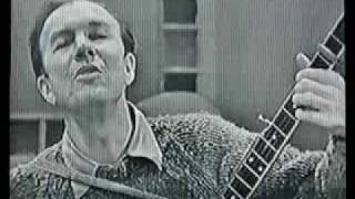 Pete Seeger shows how to play - Skip to my Lou the banjo.