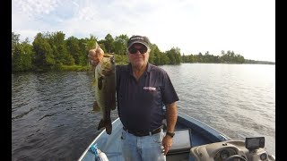 preview picture of video 'Bass Tournament Pre Fishing - Calabogie Lake - August 2017'