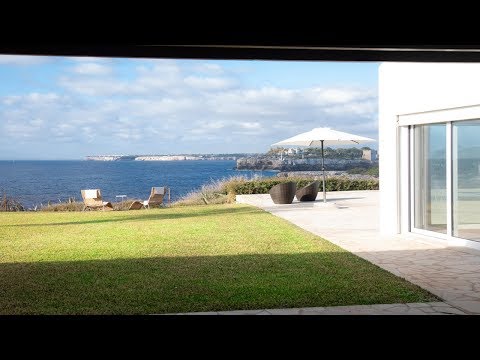 Elegant, light-flooded property in a privileged first sea line - Mallorca Real Estate