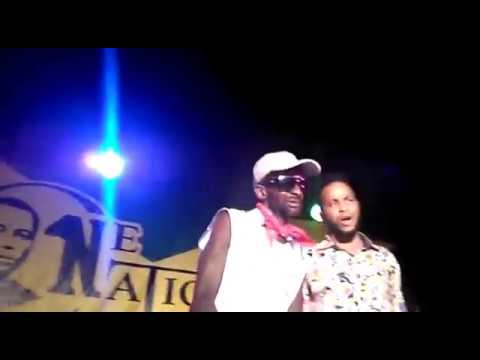 GULLY BOP & K PALMER MASHING UP BIG STONE LIVE AWESOME !!!