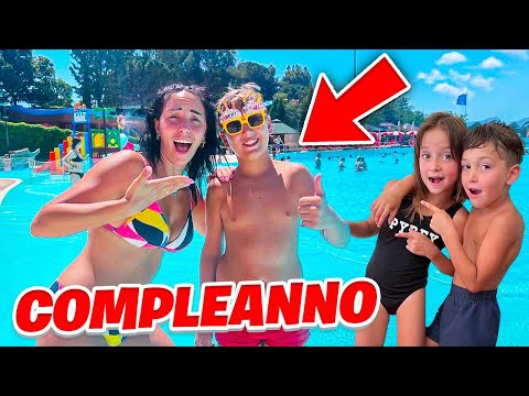 ANDIAMO ALLA FESTA DI COMPLEANNO A SORPRESA DEL NOSTRO CUGINETTO IN PISCINA AL PARCO ACQUATICO!