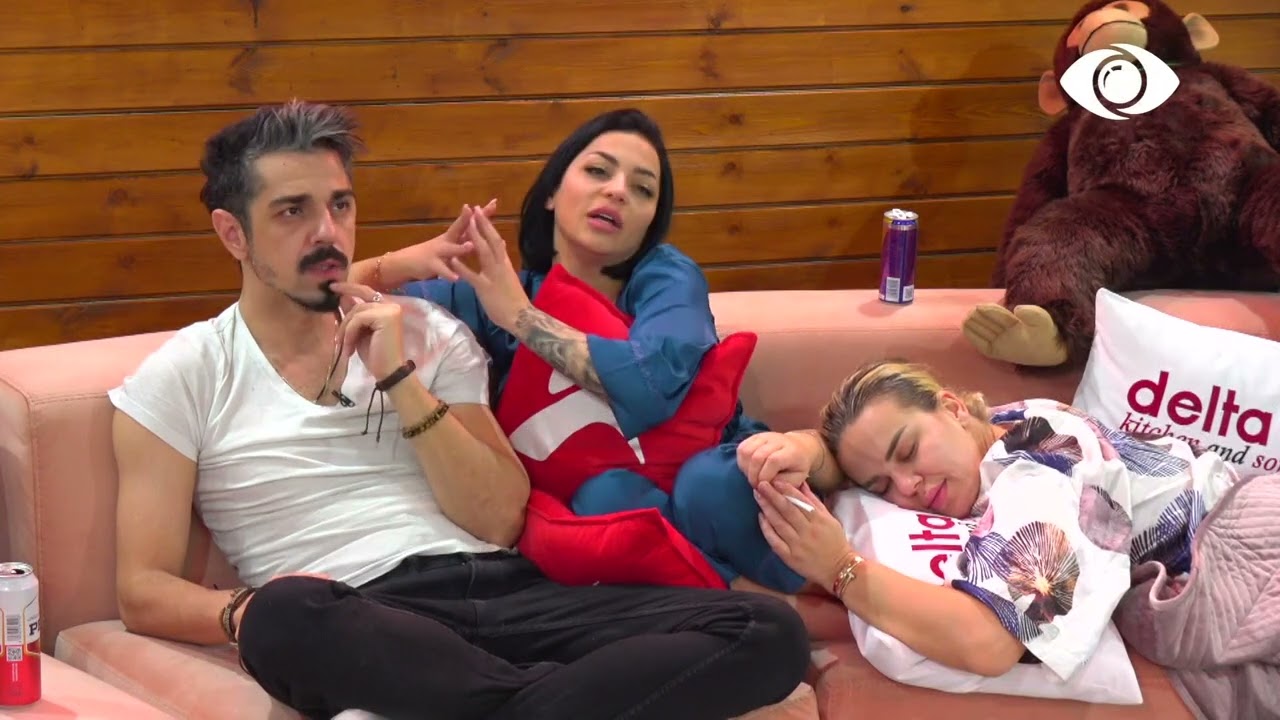 Po gënjen/Debatojnë Mikela dhe Herioni