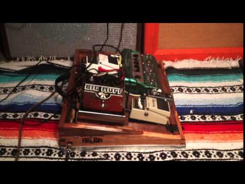 Demo of Fulcrum's pedal case - Fulcrum Pedalboard Co.