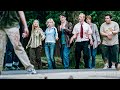 La Scuola Di Sopravvivenza Dei Finti Zombie L Alba Dei Morti Dementi Clip In Italiano