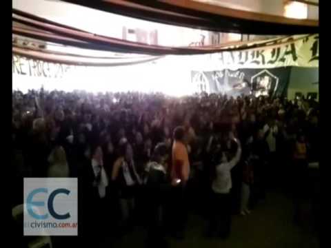 "Pantalla gigante en la sede de Flandria - EL CIVISMO Digital" Barra: La Barra de Flandria &bull; Club: Flandria