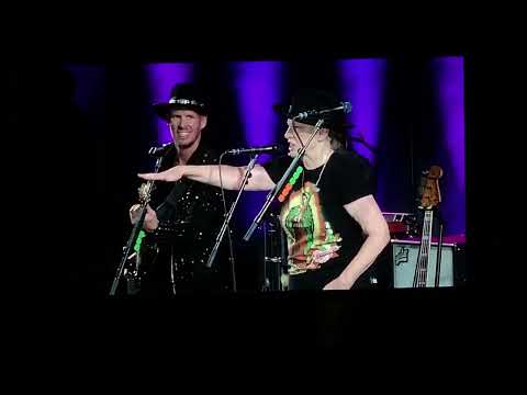 Brandi Carlile & Annie Lennox “Love Is A Stranger” live at the Hollywood Bowl (10/14/2023)