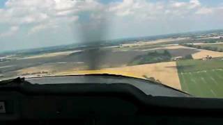 preview picture of video 'Touch-and-go Neuhardenberg EDON Cessna 152'