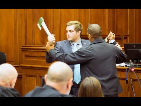 Henri van Breda re-enacts battle between him and alleged attacker in court