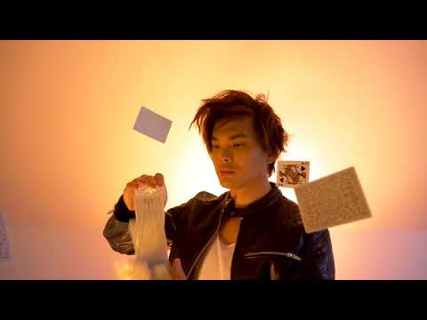 Regalia White Playing Cards by Shin Lim - Magicland.se