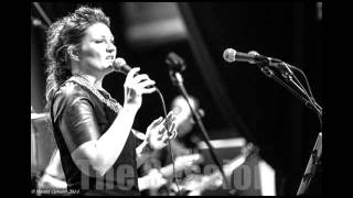 The Session "Ain't That Peculiar" (Live)