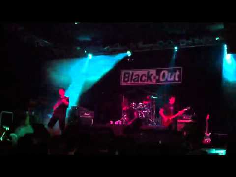 Black-Out Repülő a viharban