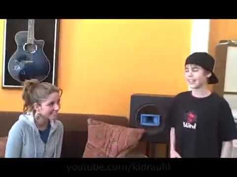 Justin flirting with Esmée Denters - Justin Singing