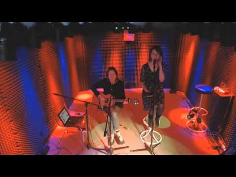 Nevestina - Clocks (Coldplay cover)