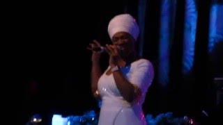 India.Arie -  "God Rest Ye Merry Gentlemen" Live at Minglewood Hall 2015