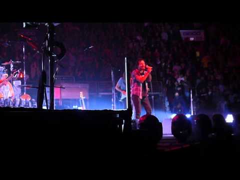 Pearl Jam - Leash - Philadelphia 10-21-2013