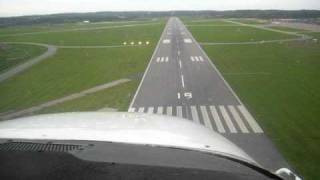 preview picture of video 'Aeroklubben-C172 landing Göteborg city airport'