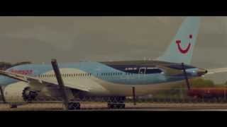 preview picture of video 'Boeing 787 Dreamliner, Circuit Training, Newquay Cornwall Airport - 1st June 2013'