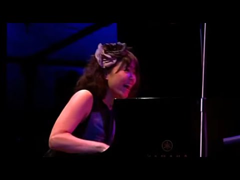 Hiromi Uehara's solo on Paradigm Shift with Stanley Clarke & Band