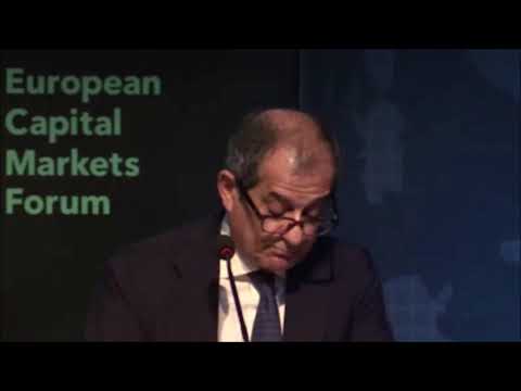 Giovanni Tria s'inceppa sull'inglese