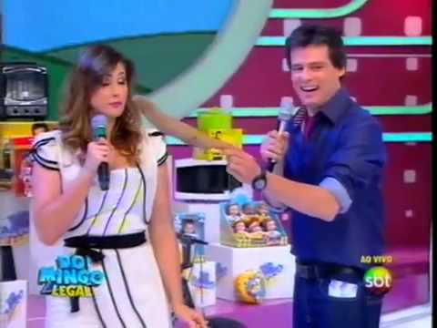 Domingo Legal   Livia Andrade brinca no Foguetinho