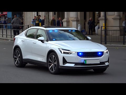New unmarked Polestar 2 electric police car + Volvo V60 blue light run