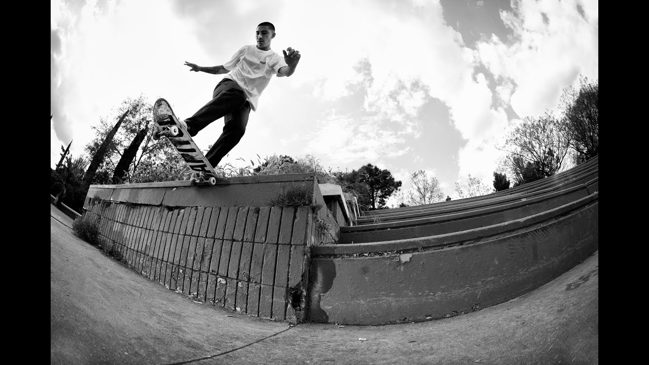 Arrow le da la bienvenida a Juan Algora 'Jura'