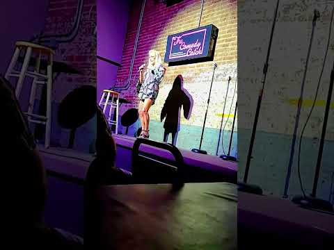 they fell off on the since floor!! #standupcomedy #standup #comedy #funny @funnydumbblonde