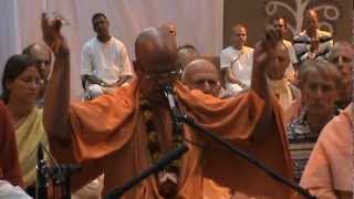 preview picture of video 'Kirtan Mela 2012 Germany. Kirtan with B.B. Govinda Swami'