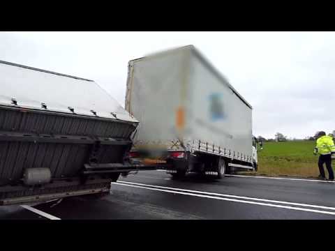 Folgeunfall durch umgekipptem LKW