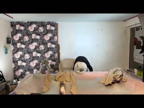 Renovating interior walls: Simply stick nonwoven wallpaper - professional motif wallpapering inst...