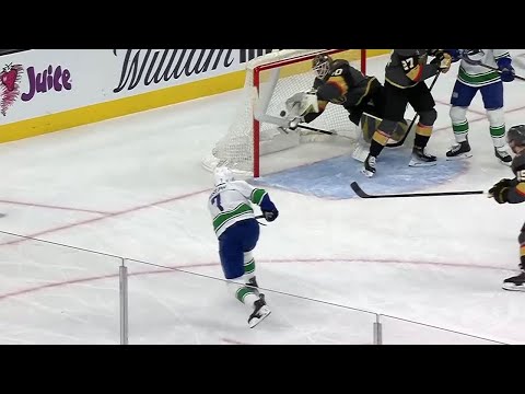 SAVE OF THE YEAR? DIVING glove save from SCHMID!
