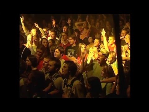 17. Chiki Liki Tu-a - Poďme všetci - Live in Roxy Praha (20.9.2004)