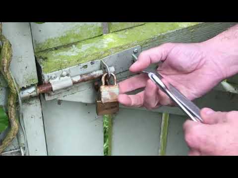 Open a rusted padlock